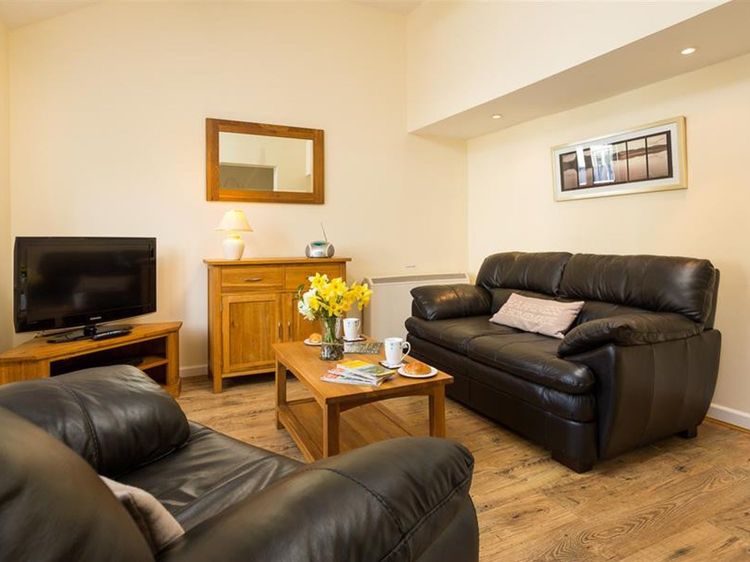 2 Riverside Cottage, listing photograph 3