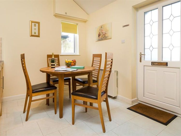 2 Riverside Cottage, listing photograph 4