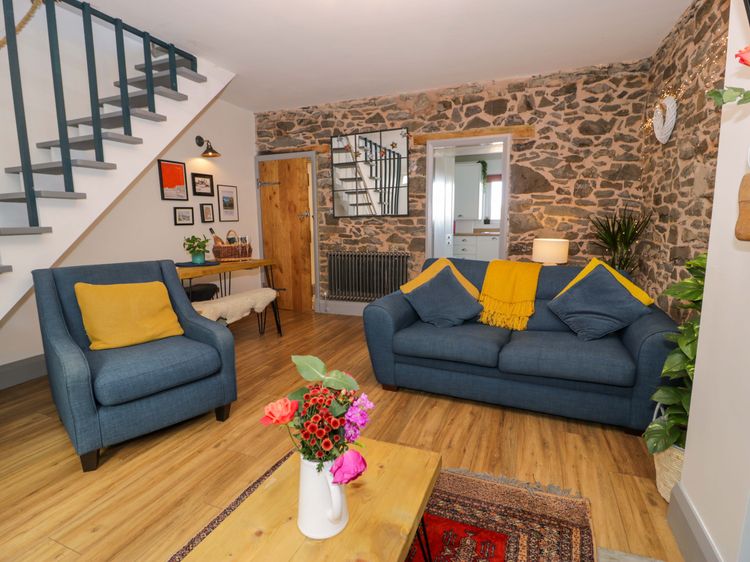 8 Watkin Street, listing photograph 4