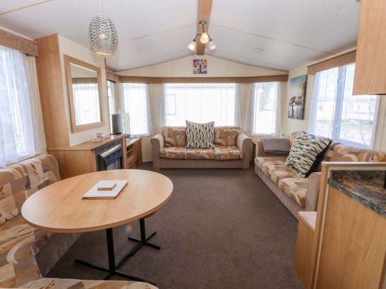 Hideaway Lodge, listing photograph 3