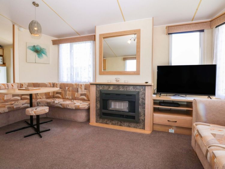 Hideaway Lodge, listing photograph 4