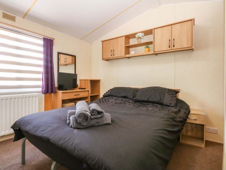 Hideaway Lodge, listing photograph 8