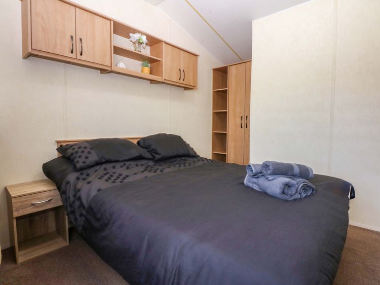 Hideaway Lodge, listing photograph 9
