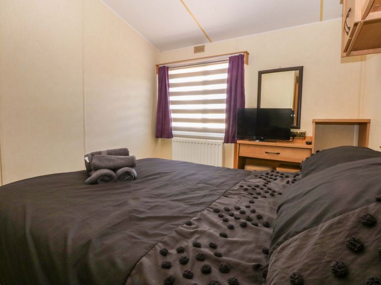 Hideaway Lodge, listing photograph 10