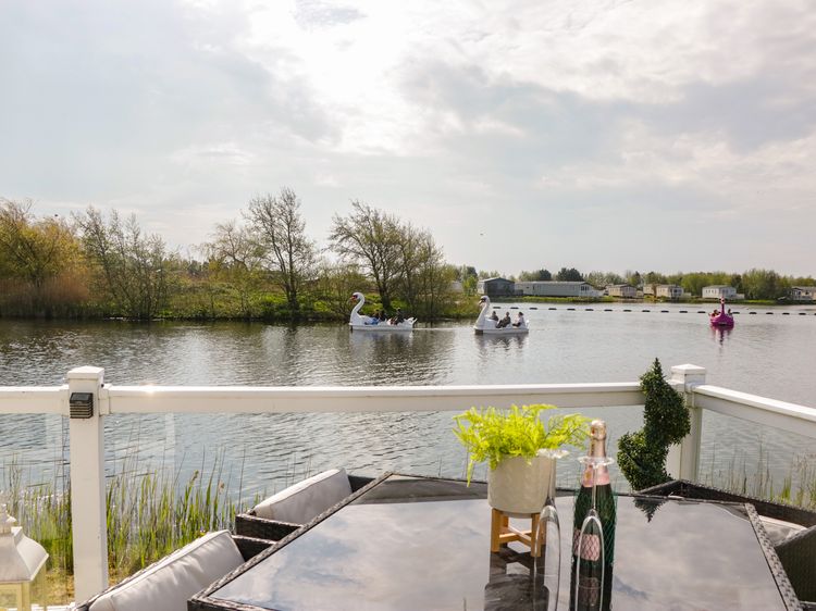 Swan Haven, listing photograph 3