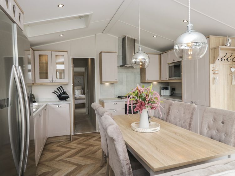 Swan Haven, listing photograph 7