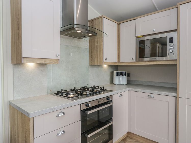 Swan Haven, listing photograph 11