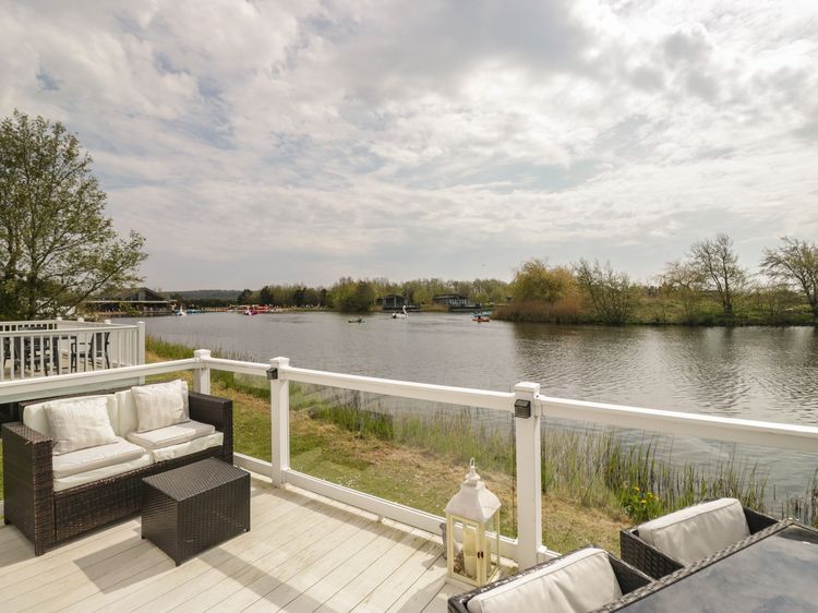 Swan Haven, listing photograph 2