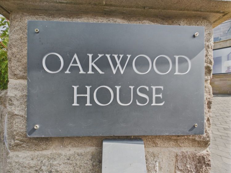 Oakwood House, listing photograph 3