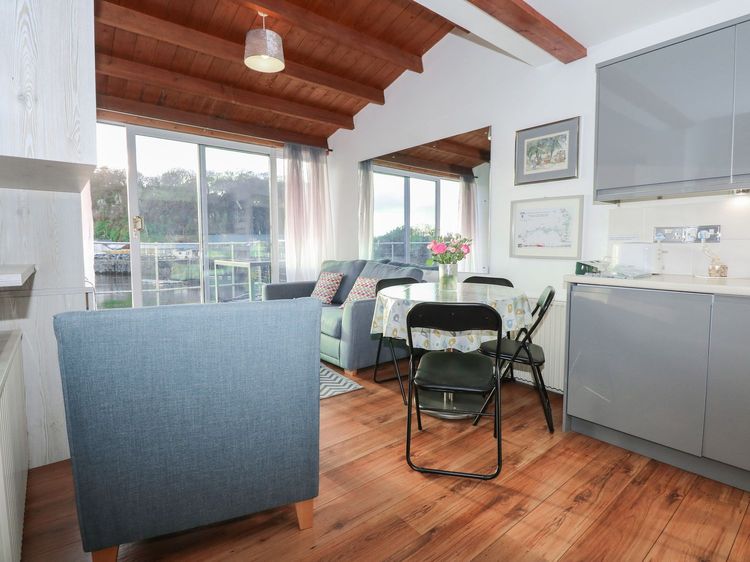 Seafarer's Haven, listing photograph 8