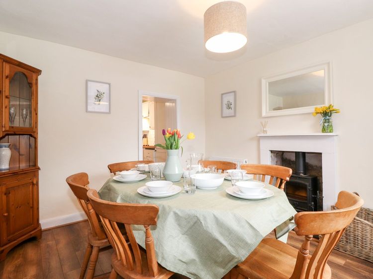Irt Cottage, listing photograph 11