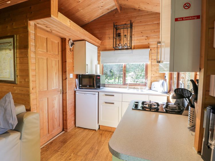 The Log Cabin, listing photograph 7