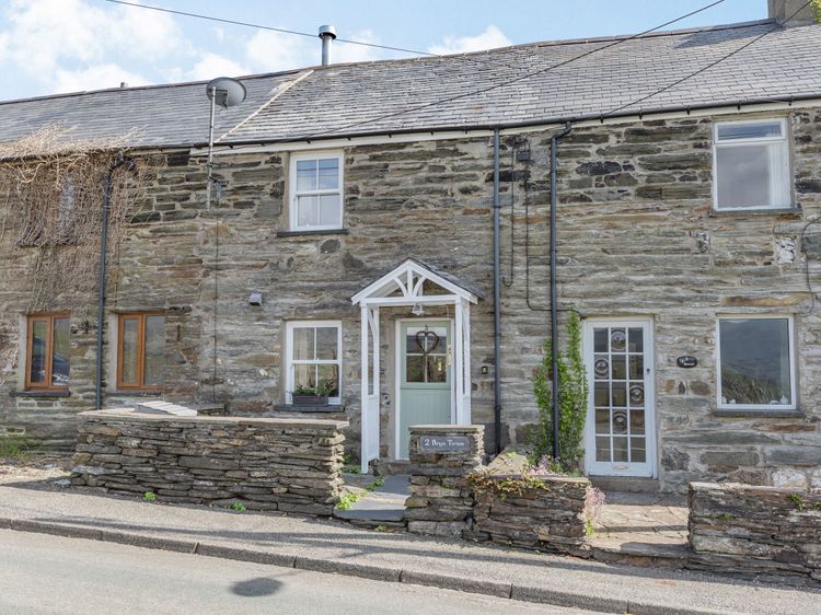 2 Bryn Tirion