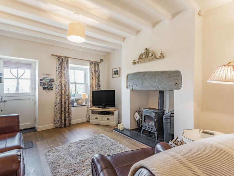 2 Bryn Tirion, listing photograph 4