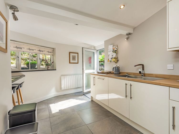 2 Bryn Tirion, listing photograph 8