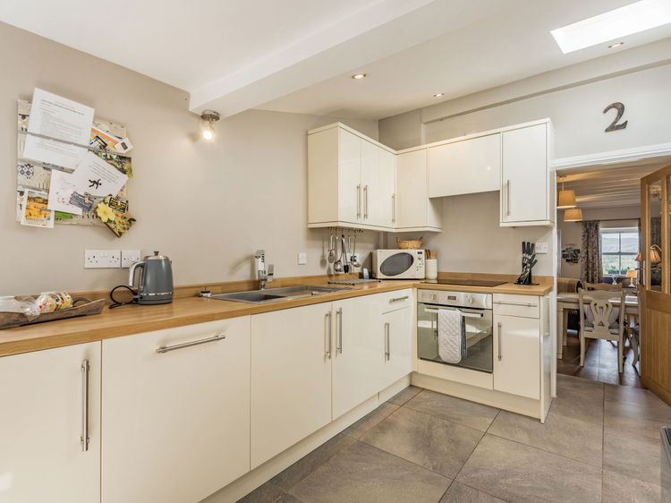 2 Bryn Tirion, listing photograph 10