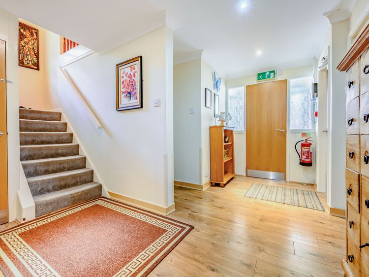 Eden House, listing photograph 4