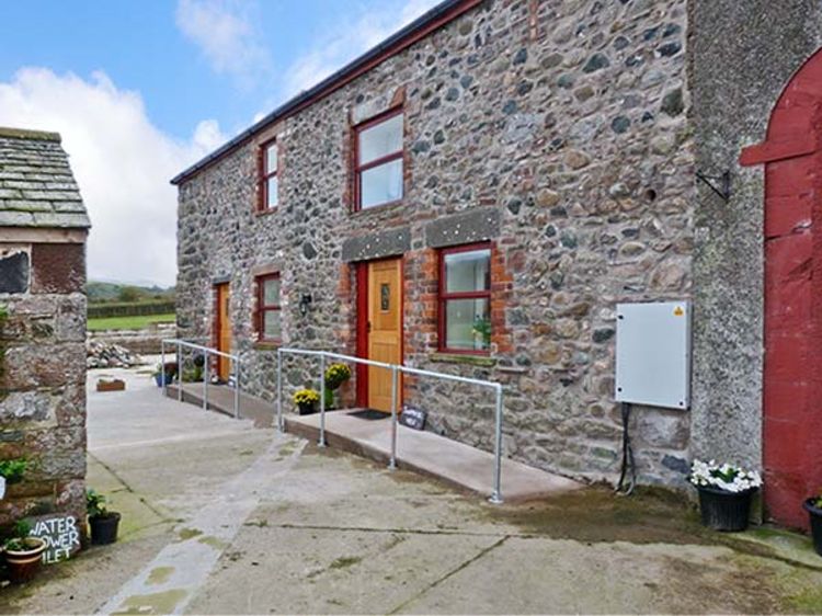 Gable View, listing photograph 9