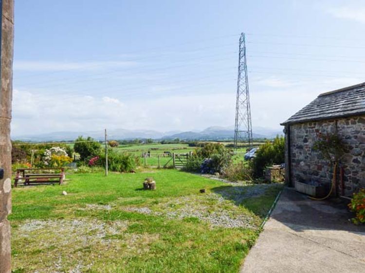 Gable View, listing photograph 12