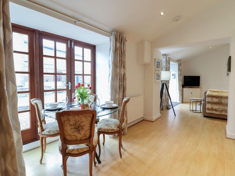 Maritime Mews, 6 The Oakleys, listing photograph 10