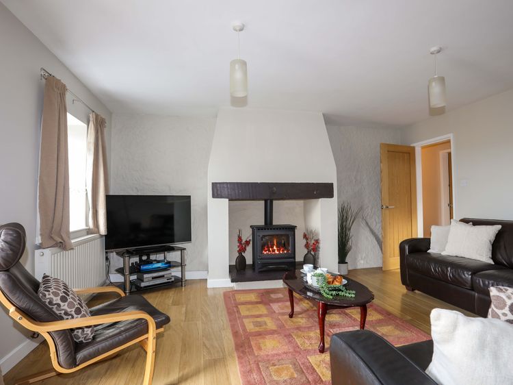 Penrallt Cottage, listing photograph 5