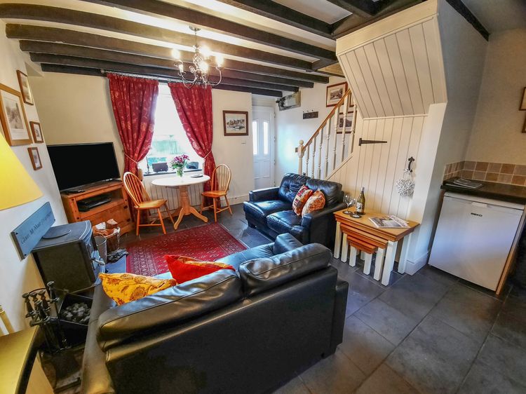 Bwthyn Ger Afon (Riverplace Cottage), listing photograph 6