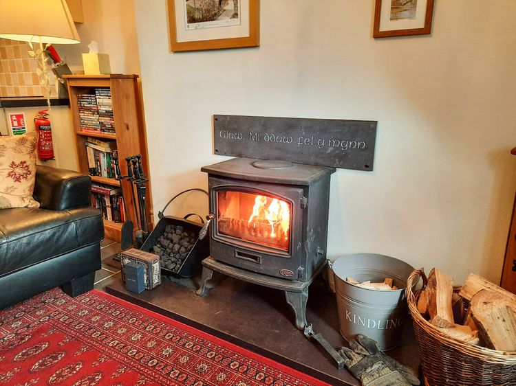 Bwthyn Ger Afon (Riverplace Cottage), listing photograph 9