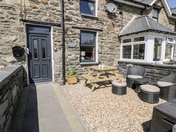 Bwthyn Ger Afon (Riverplace Cottage), listing photograph 2