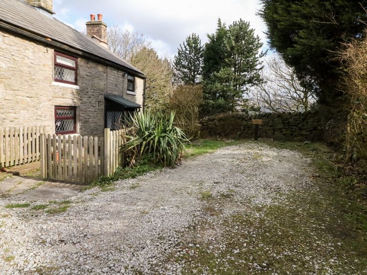 The Cottage Glossop, listing photograph 2