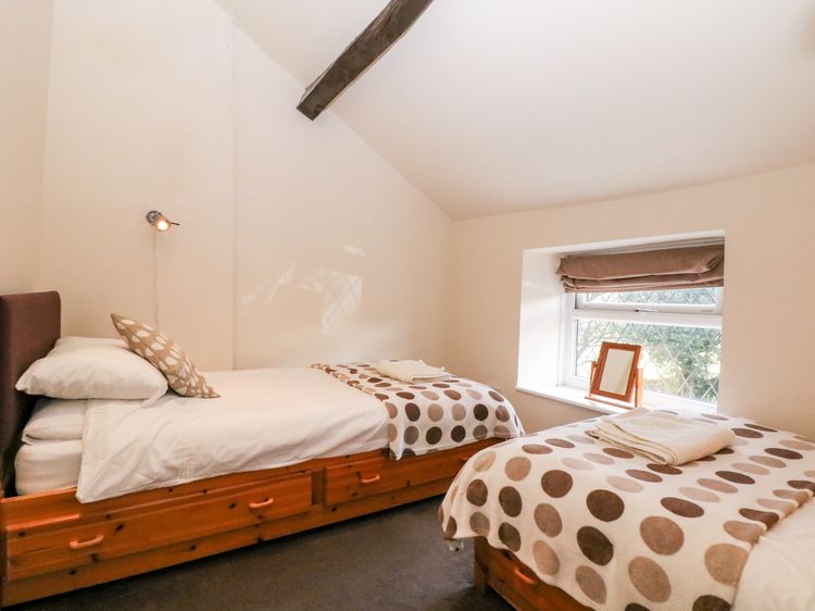 The Cottage Glossop, listing photograph 10
