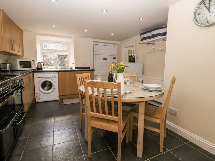 The Cottage Glossop, listing photograph 5