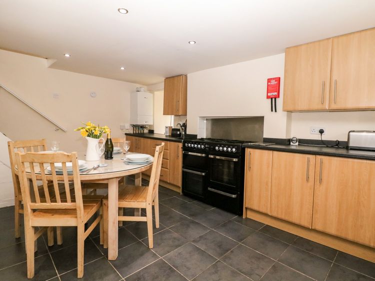 The Cottage Glossop, listing photograph 7