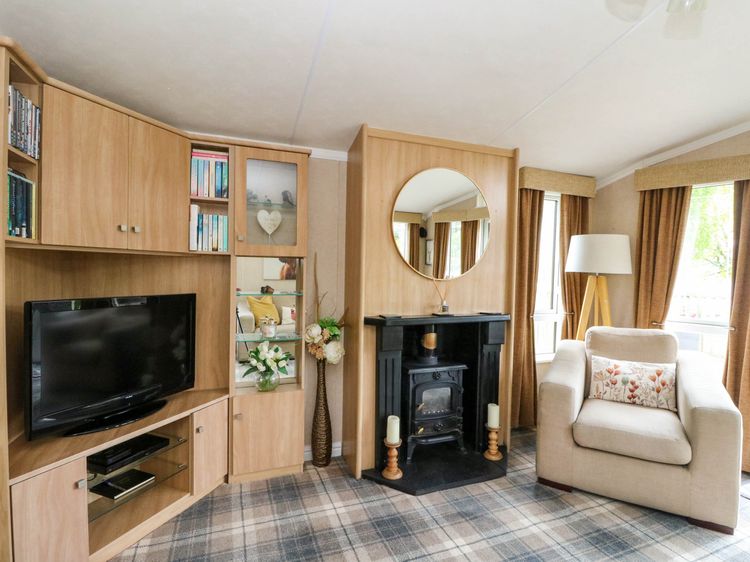 The Four Oaks Chalet, listing photograph 5