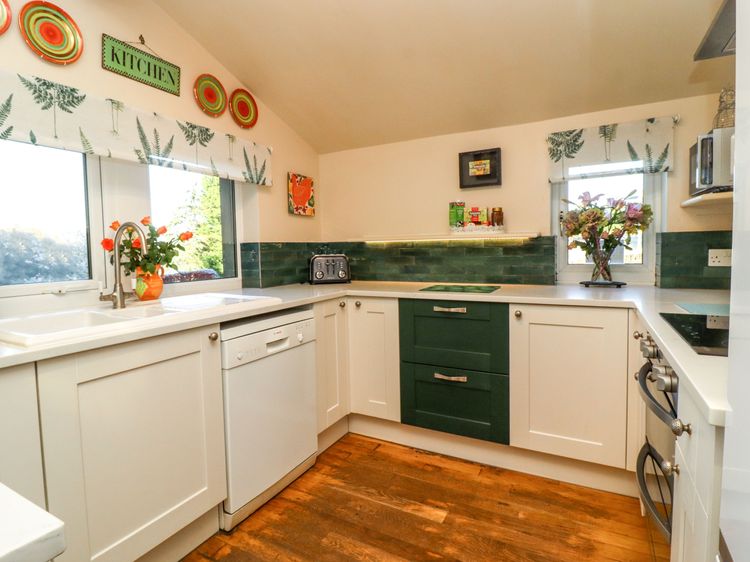 1 Bridge End & Garden, listing photograph 8