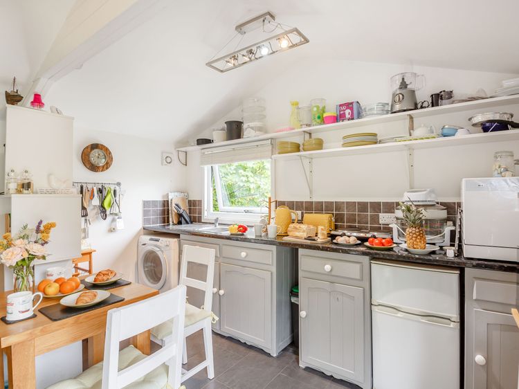 The Shepherd's Hut, listing photograph 7