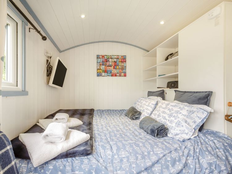 The Shepherd's Hut, listing photograph 10