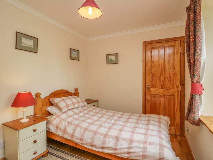 Kamba Cottage, listing photograph 10