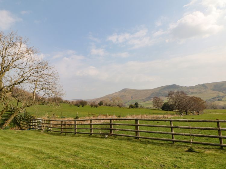 Meadow View, listing photograph 2