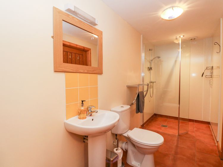 Larch Cottage, listing photograph 12