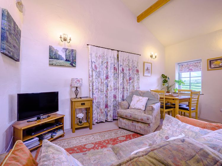 Pickle Cottage, listing photograph 4
