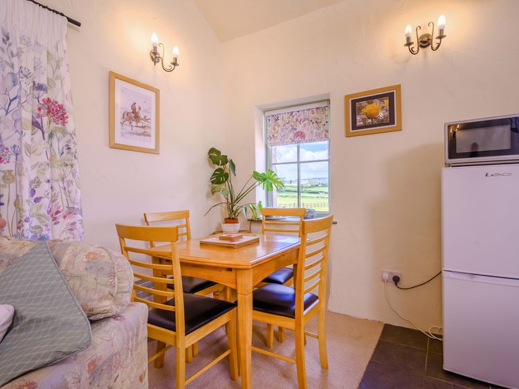 Pickle Cottage, listing photograph 7