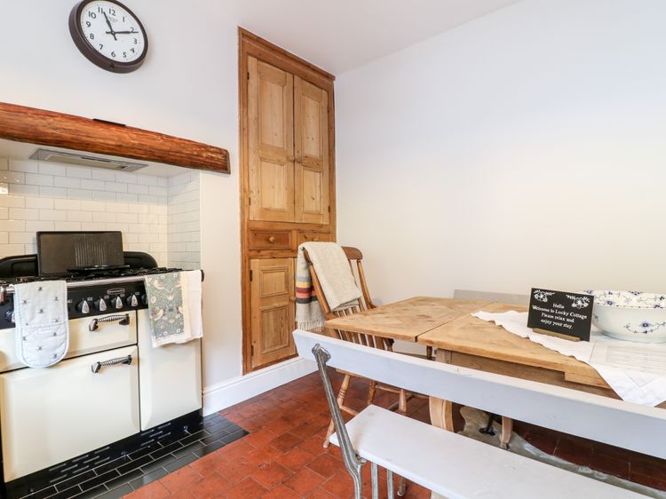 Lucky Cottage, listing photograph 4