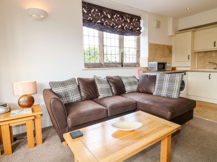 8 Tawney House, listing photograph 7