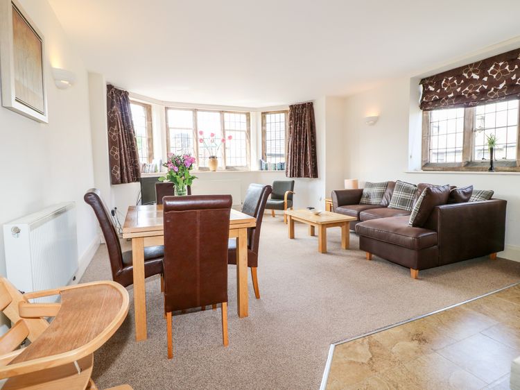 8 Tawney House, listing photograph 9