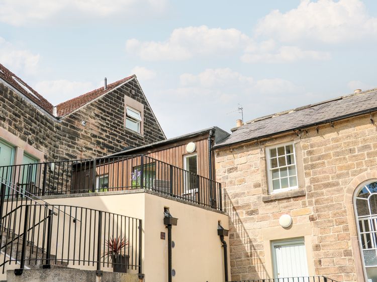 8 Tawney House, listing photograph 2
