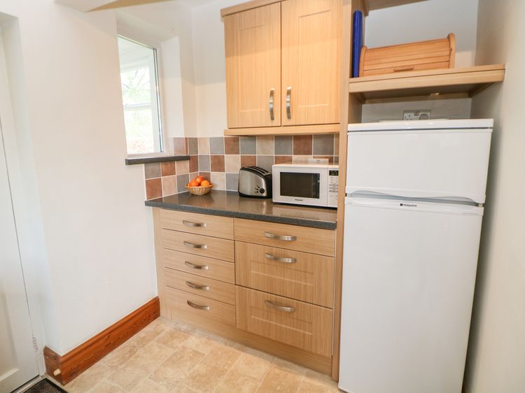 Loose Hill Lea, listing photograph 11