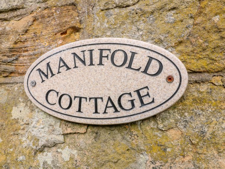 Manifold Cottage, listing photograph 3