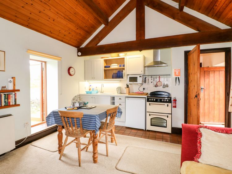 Manifold Cottage, listing photograph 7