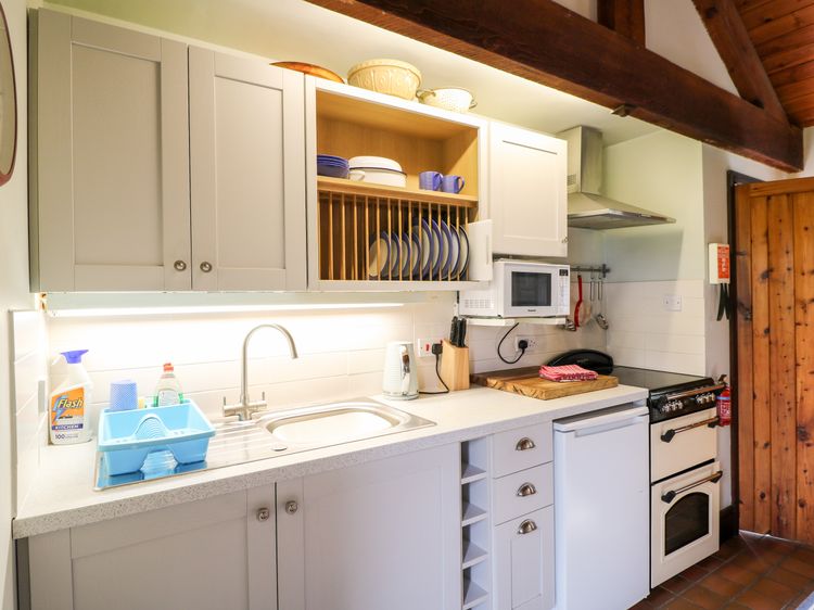 Manifold Cottage, listing photograph 10