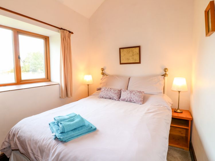 Manifold Cottage, listing photograph 11